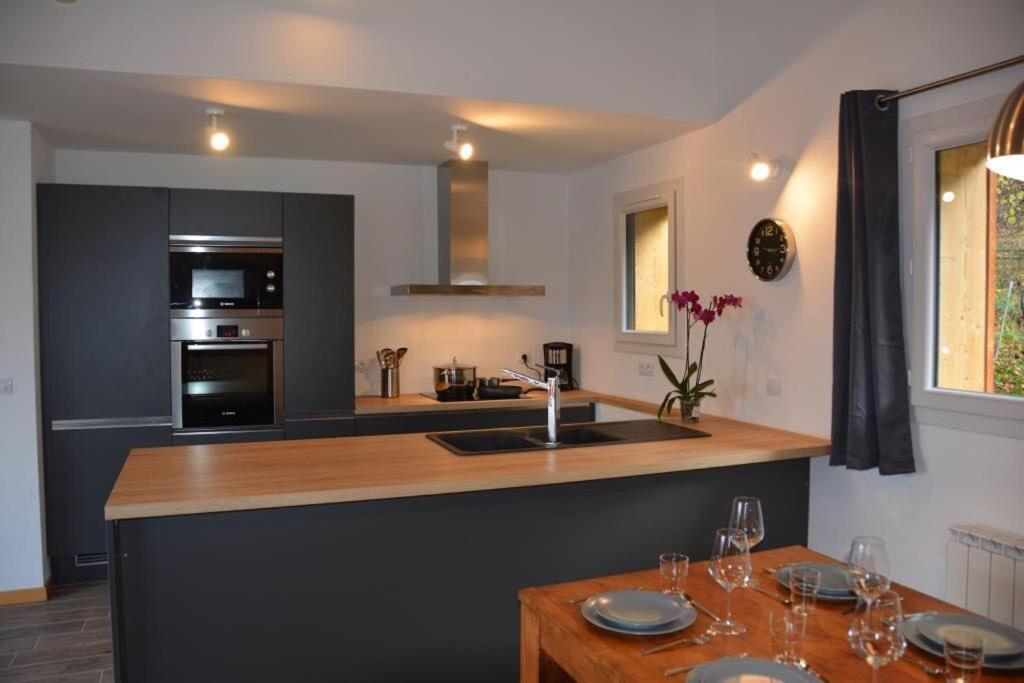 Chalet Alexanne - Meuble De Tourisme Classe 3 Etoiles - Porte De St Gervais Паси Екстериор снимка